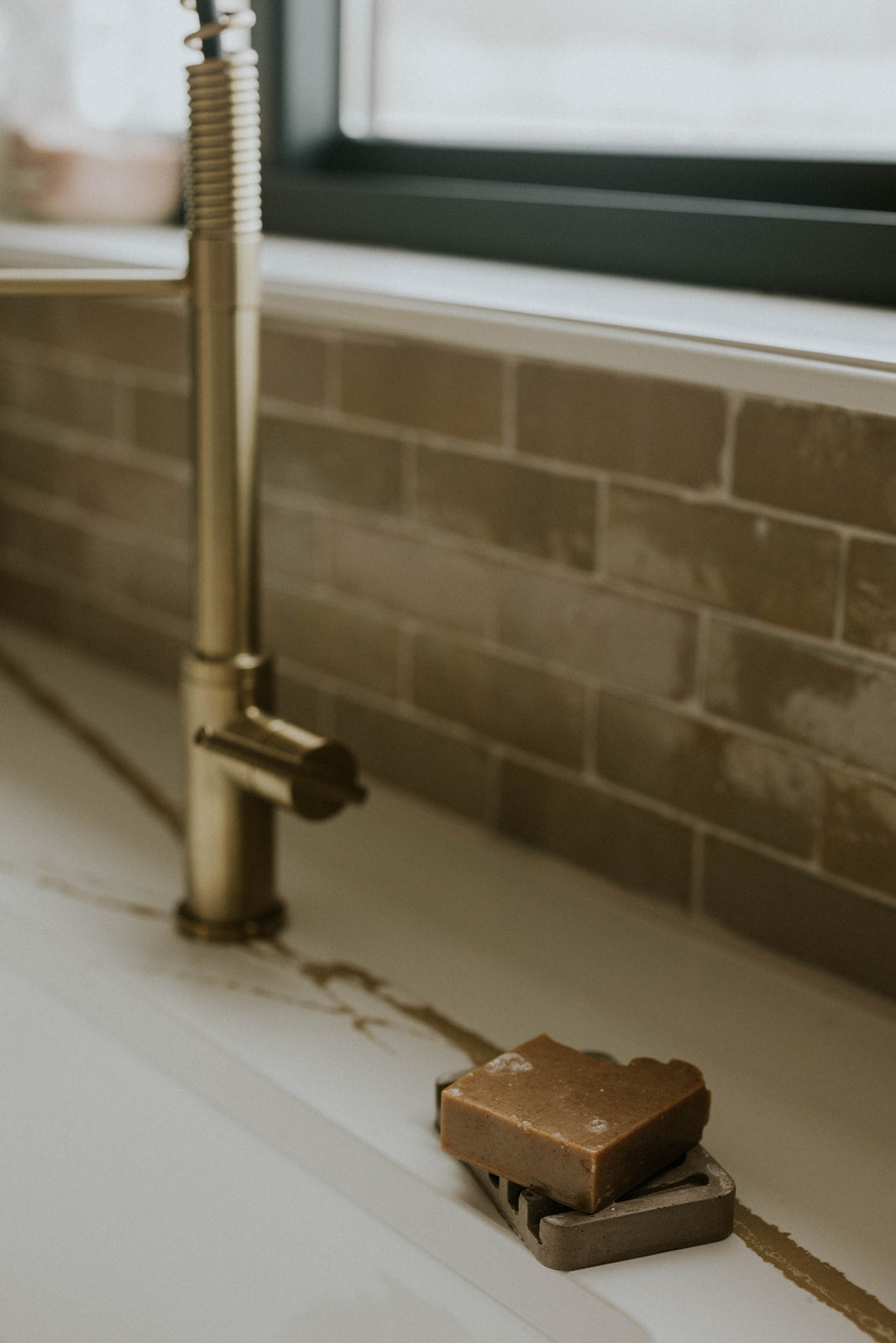 Ribbed Stone Soap Dish