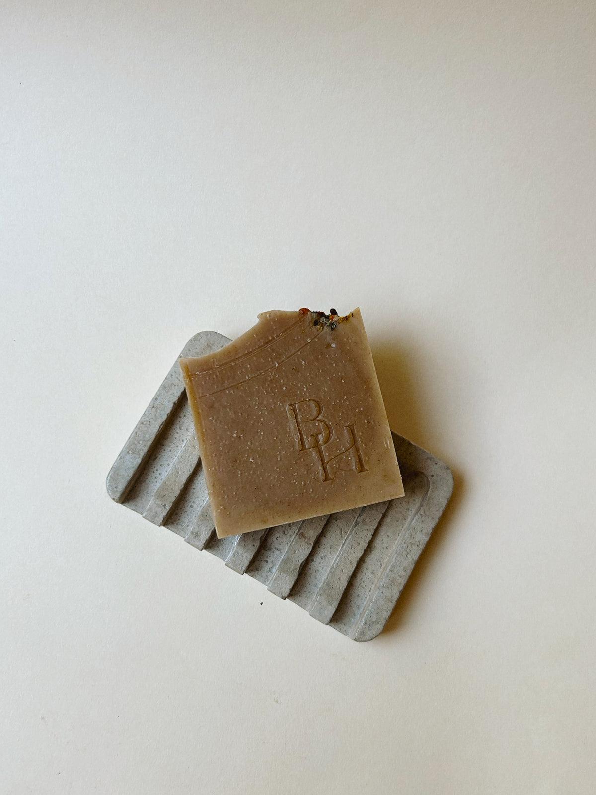 Ribbed Stone Soap Dish